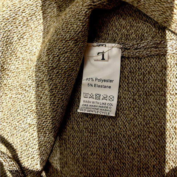 Small maxi vest light brown/tan - Picture 3 of 3